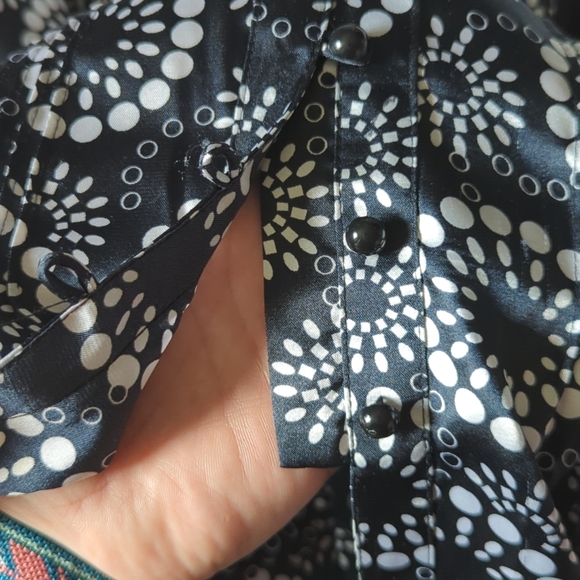 Black & White Buttoned Blouse with Pattern, Ruching & Cute Button Detail - Picture 9 of 9